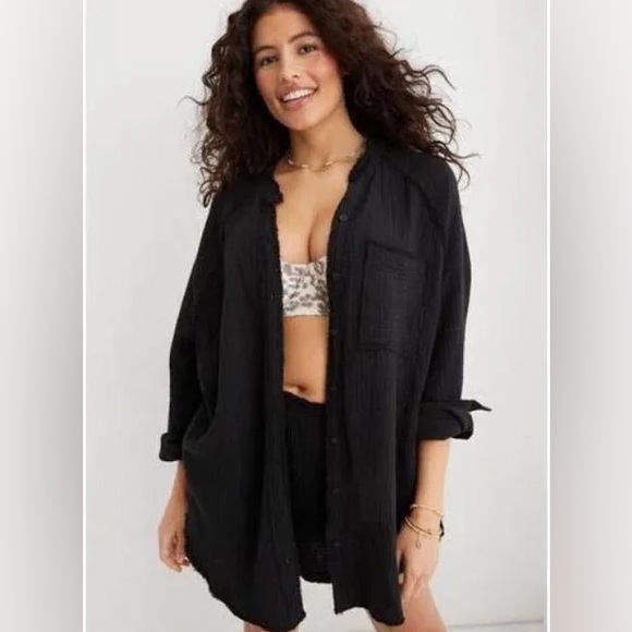 aerie Black Gauze Button-Up Shirt SZ M raw seams beach casual vacation oversized - Picture 1 of 7